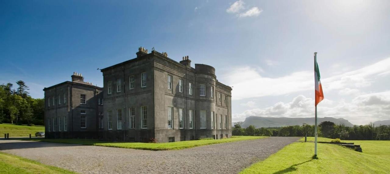 Mount Edward Lodge Grange  Exterior photo